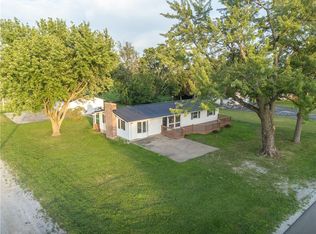 420 S 8th St, Breckenridge, MO 64625