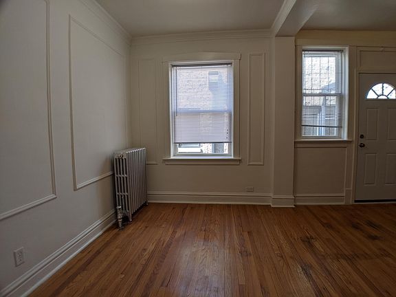 3rd image of 2652 N Hamlin Ave APT 2W