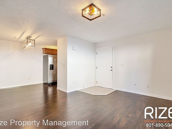 3rd image of 1612 W Westbury Way Unit C