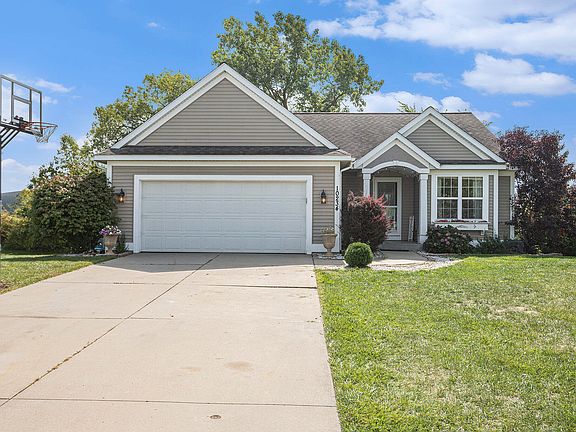 3rd image of 10234 Summerwood Dr