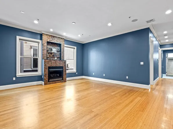 368 Dorchester St Unit 2, South Boston, MA 02127