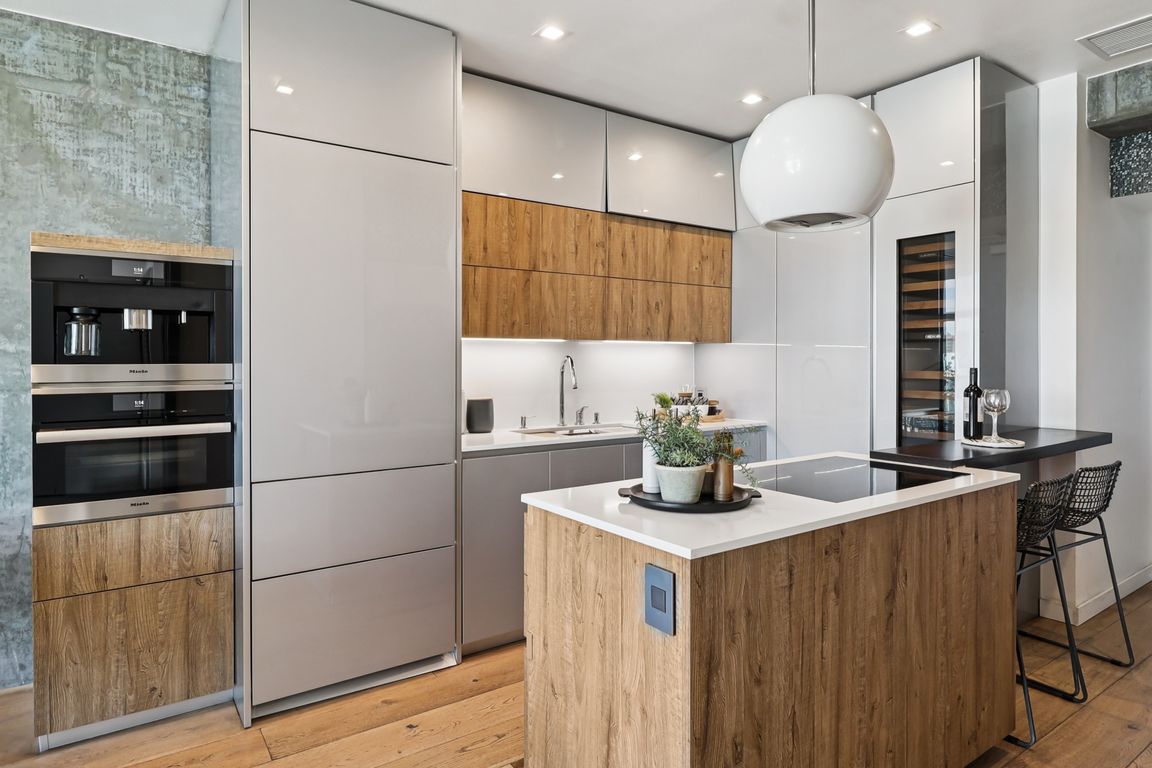 next background image