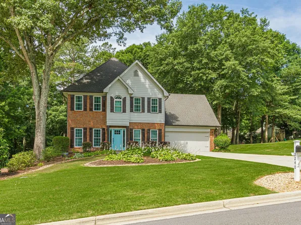 2240 Emerald Dr, Loganville, GA 30052