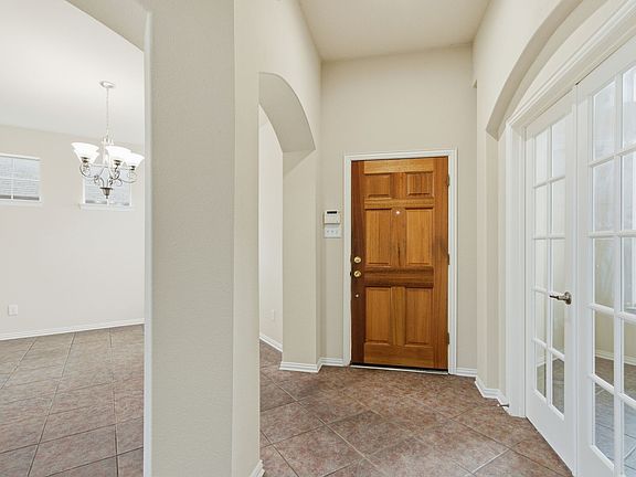4th image of 4808 Monarch Dr