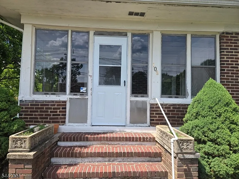 108 Bell Ave #A — Photo 2