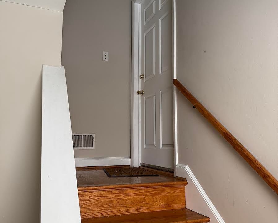 1st image of 305 Forrest Ave APT B