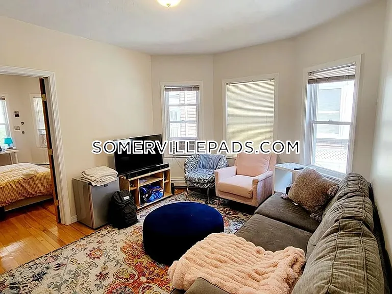 144 W Adams St #1 — Photo 1