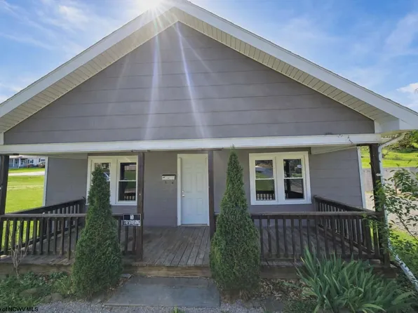 595 S Pike St, Shinnston, WV 26431