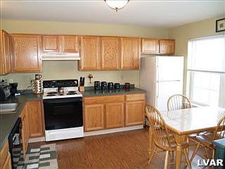 3rd image of 6586 Pioneer Dr