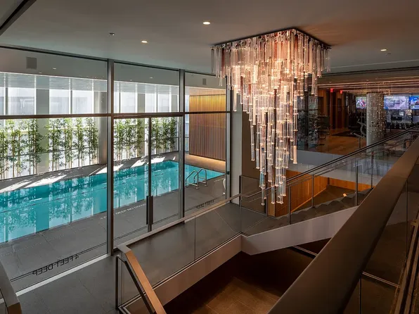 100 East 53rd Street image 11 of 13