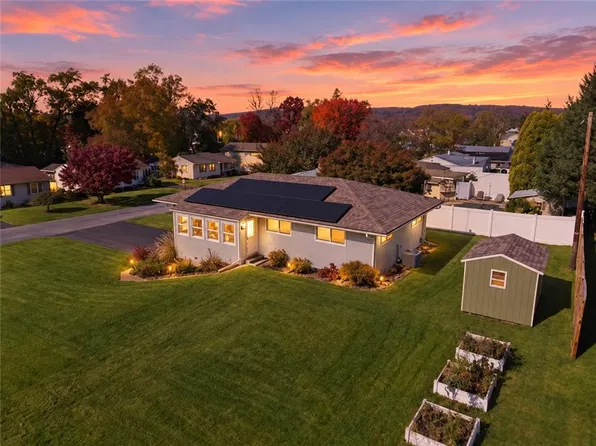 3745 S Saucon Ave, Center Valley, PA 18034