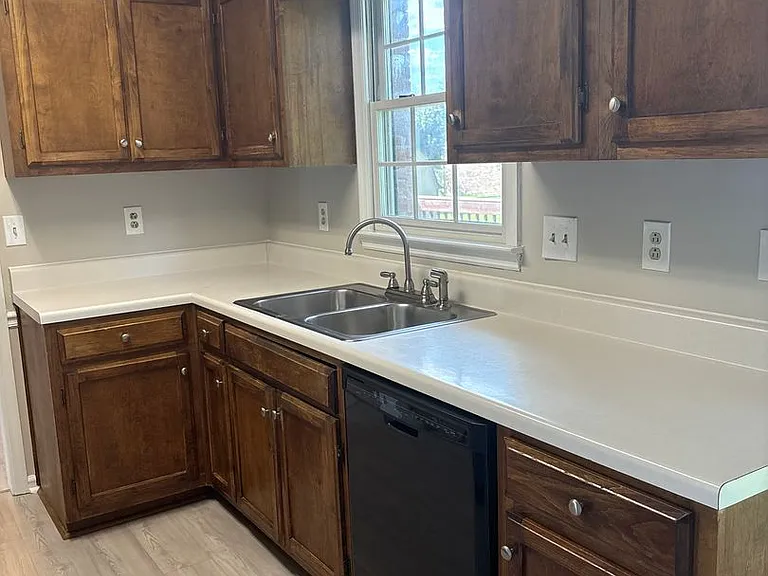 718 Doak Rd — Photo 8