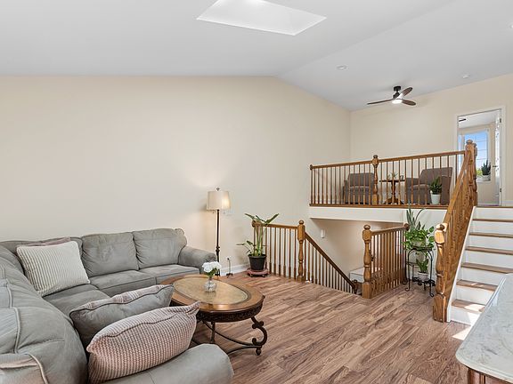4th image of 1213 W Lake Dr