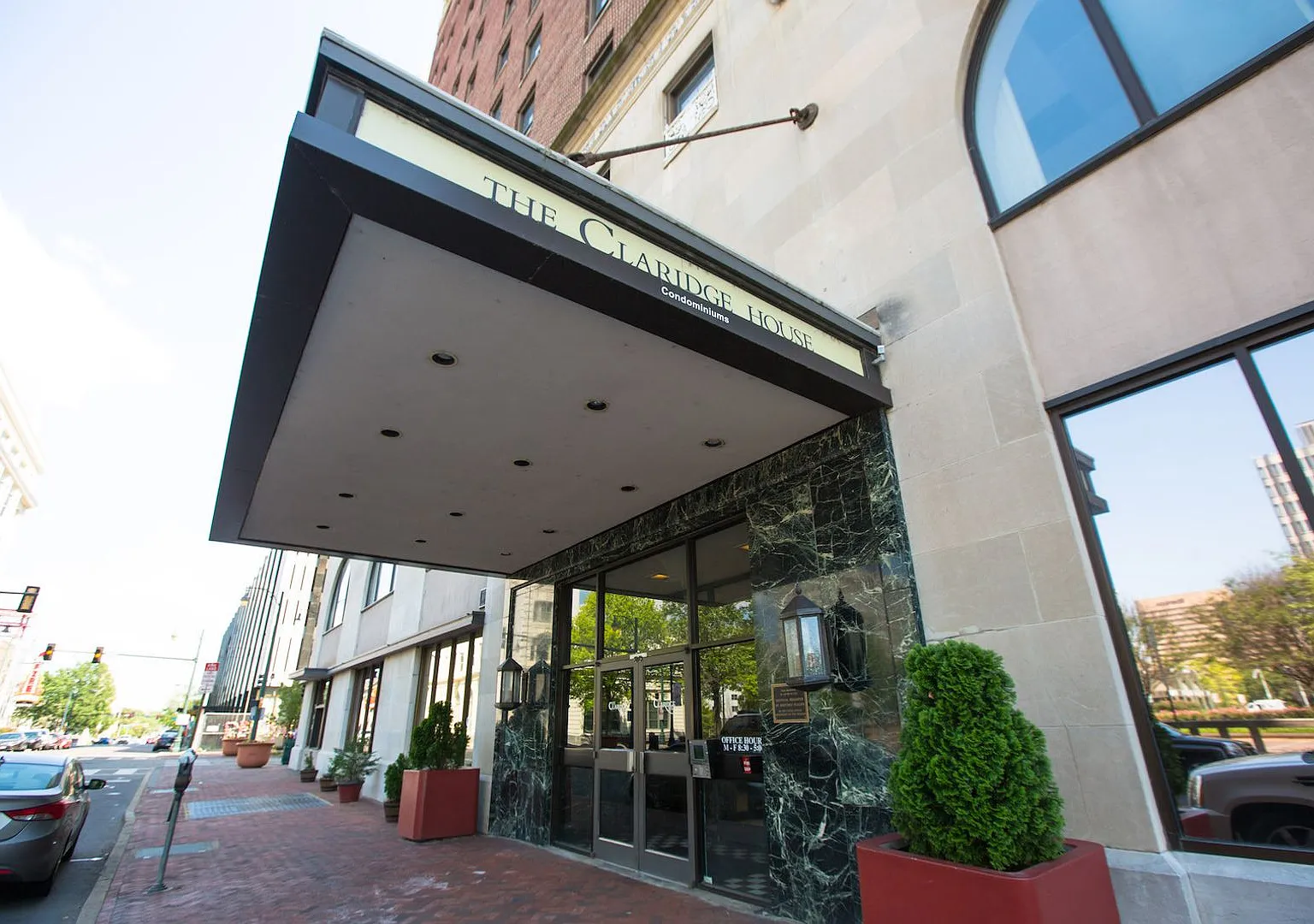 Awesome downtown condo!! — Photo 3