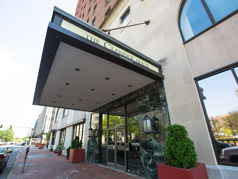 109 N Main St #1004 — Photo 3