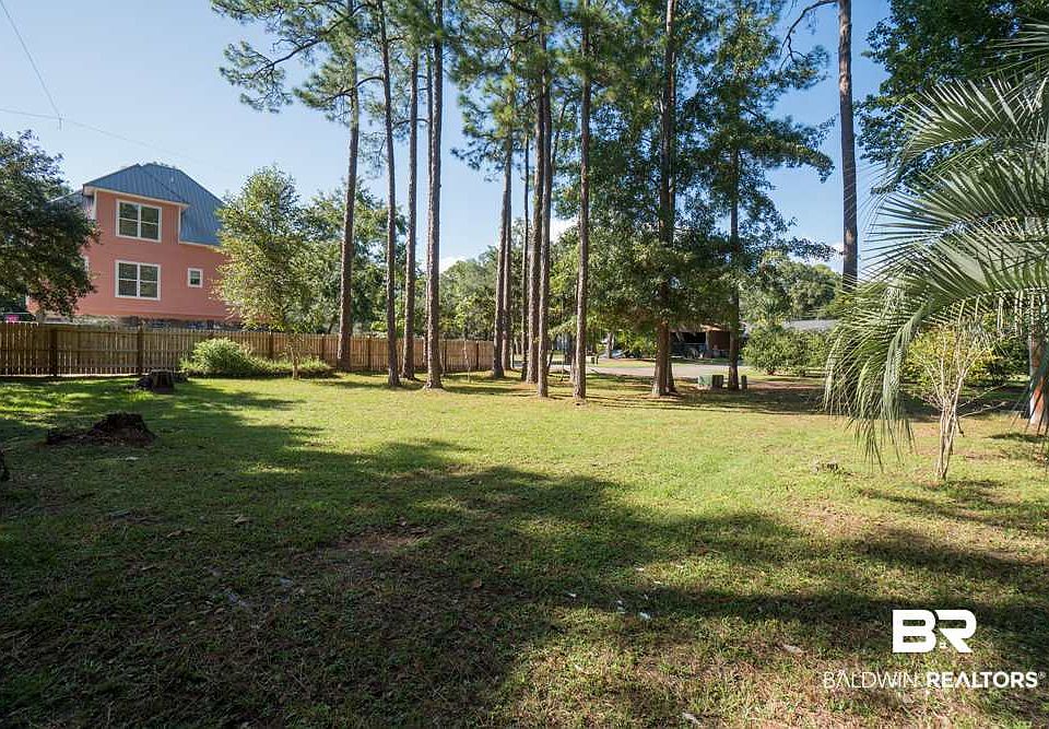 2nd image of Magnolia Dr