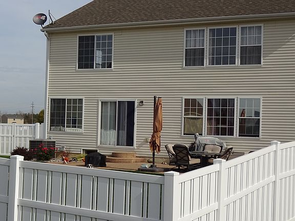 3rd image of 5057 Chatsworth St