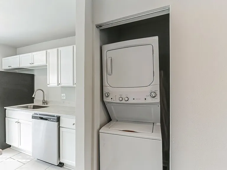 6202 Gaston Ave — Photo 20