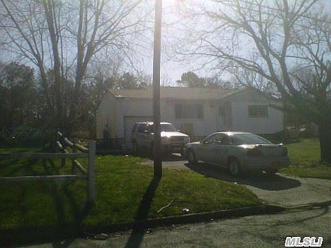 2nd image of 823 Narragansett Ave