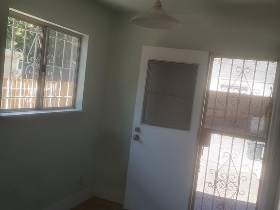 5th image of 2743 Glenview Ave