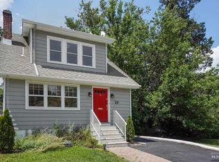 16 Midland Ave, Glen Ridge, NJ 07028