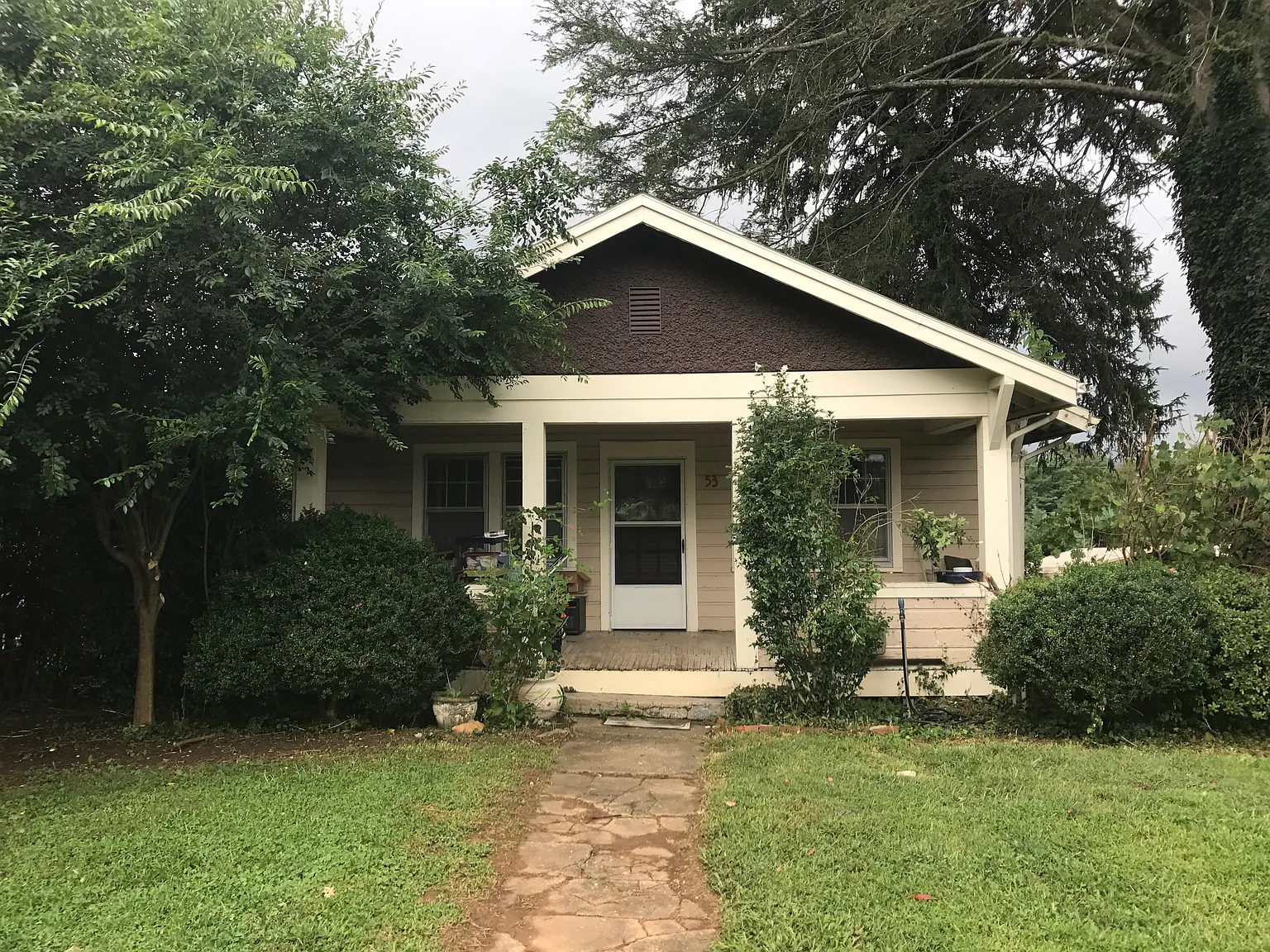 3 bed, 1200 sqft, $1,850 — Photo 1