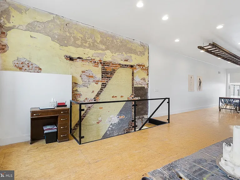 2020 E Fletcher St #1&2 — Photo 3