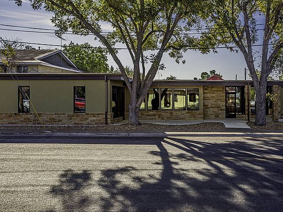 3rd image of 301 E San Antonio Ave