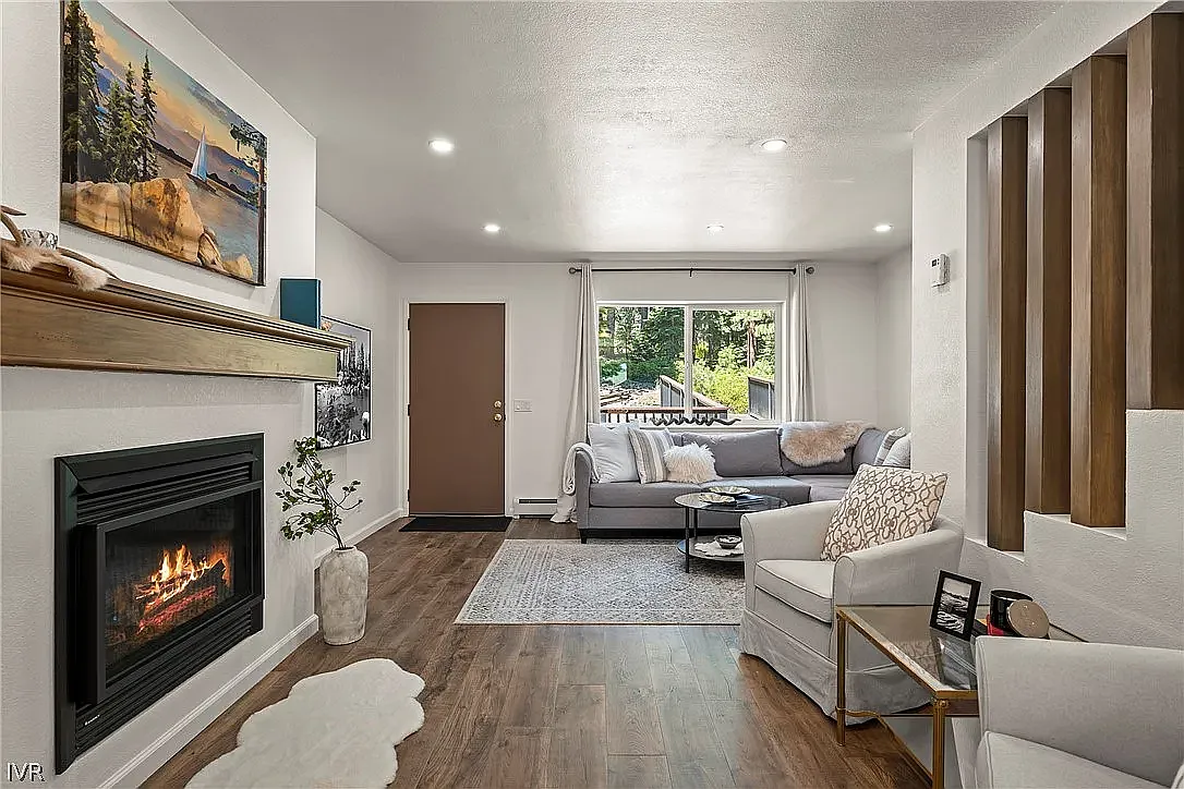 3 bed, 2.5 bath, 1500 sqft, $1,490 — Photo 3
