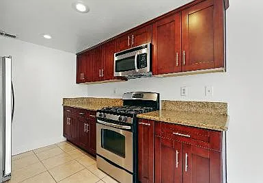 6242 1/2 Shoup Ave — Photo 15