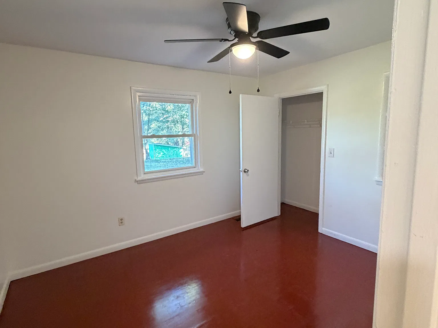 3 bed, 1350 sqft, $1,300 — Photo 2