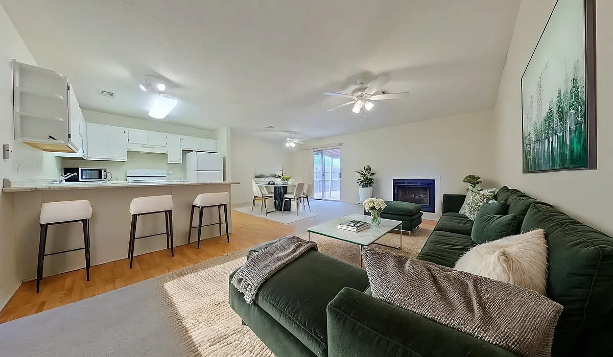715 Lloyd St — Photo 4