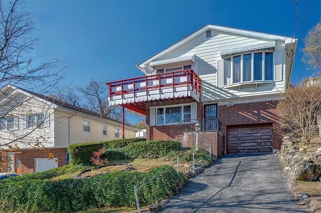 133 Bushey Avenue photo 1
