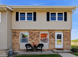 5140 Saratoga Rd, Dubuque, IA 52002