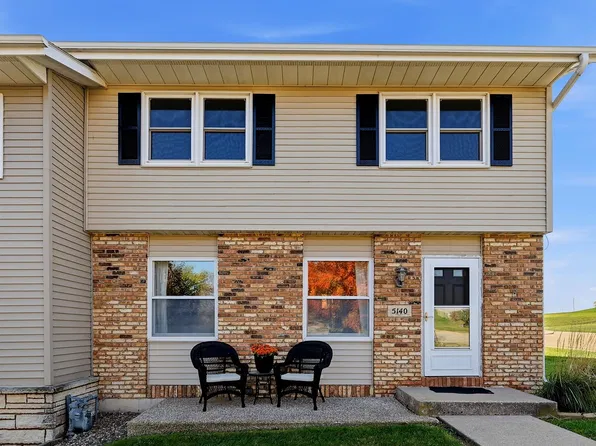 5140 Saratoga Rd, Dubuque, IA 52002