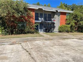 390 Guzzardo Ln, Independence, LA