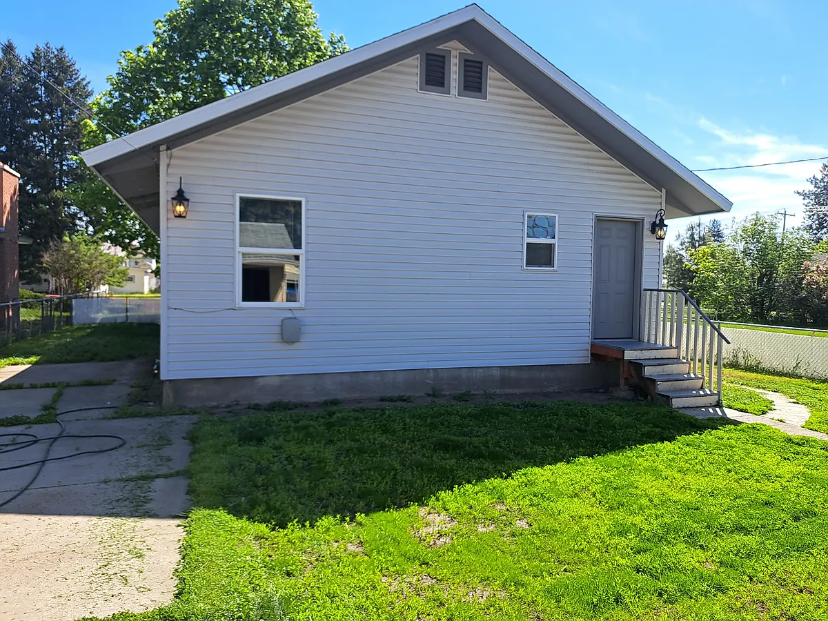 Building Photo - 4917 N Stevens St