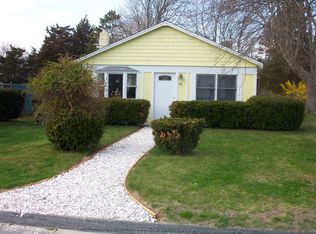 38 Causeway Rd, Fairhaven, MA 02719