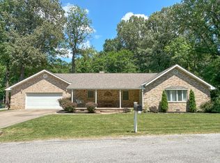 2863 Parker Dr, Metropolis, IL 62960