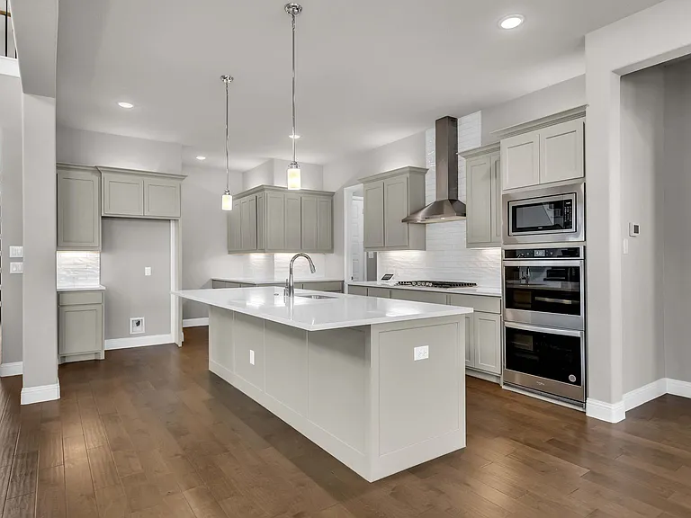 11706 Mikaela Dr — Photo 16