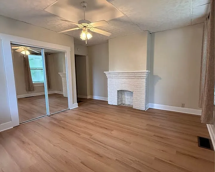 1116 E Main St #1 — Photo 3