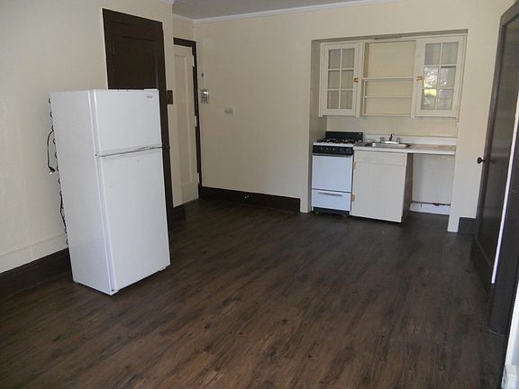 3rd image of 520 Virginia St APT 23