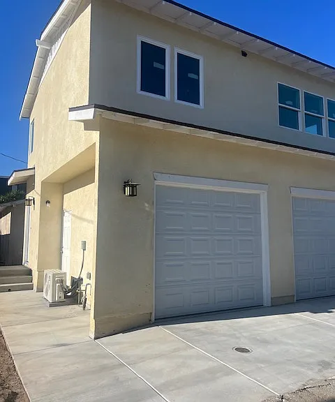 142 W Orange St — Photo 1