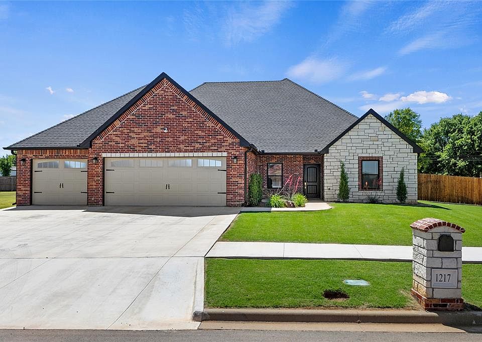 1st image of 1217 Crimson Dr