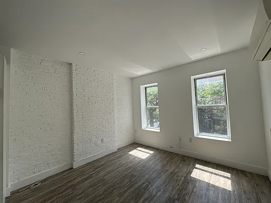 Rented by Pear NYC LLC | media 30