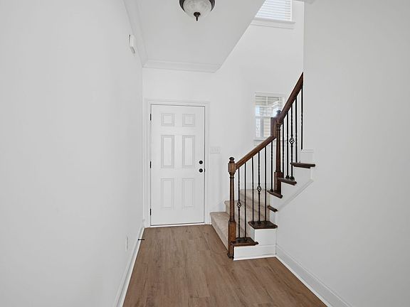 2nd image of 5060 Rialto Way