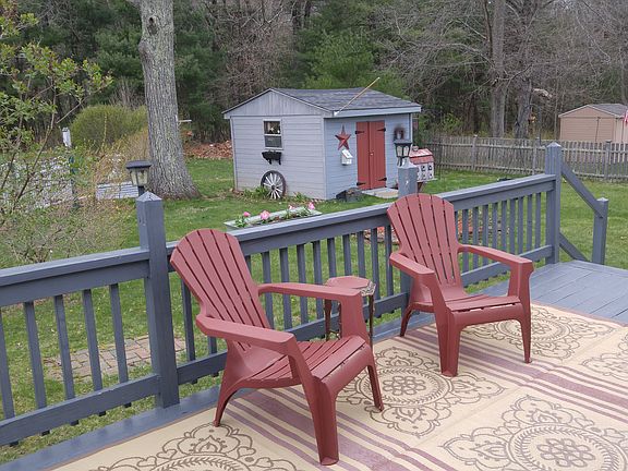 Deck looking to shed