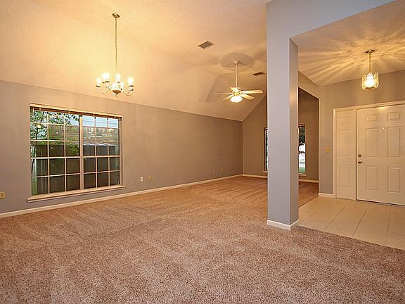 3rd image of 3913 Ashwood Dr