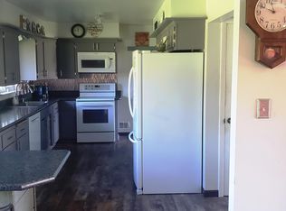 10322 Pioneer Rd, Cedarburg, WI 53012