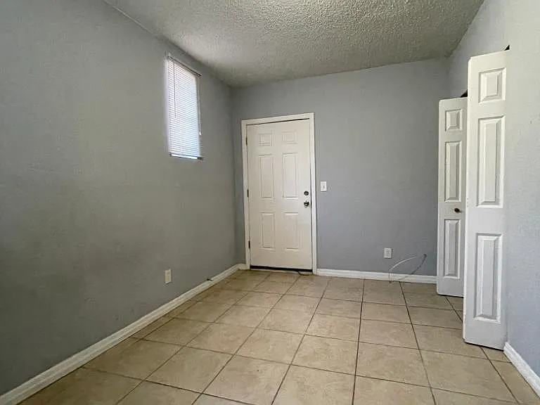1332 W 21st St #3 — Photo 9